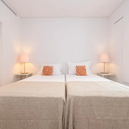 Les Terrasses B Private Rooftop Pool In